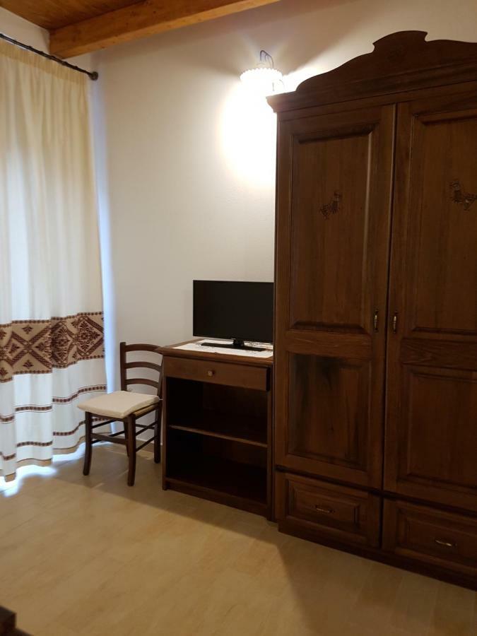 Casa Vacanze La Pavoncella Iglesias Bagian luar foto