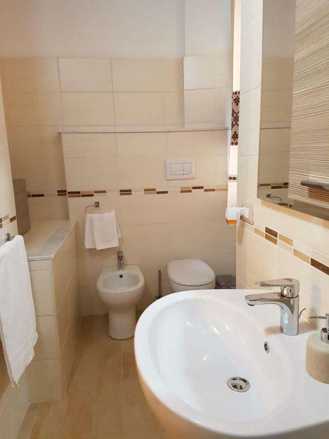Casa Vacanze La Pavoncella Iglesias Bagian luar foto