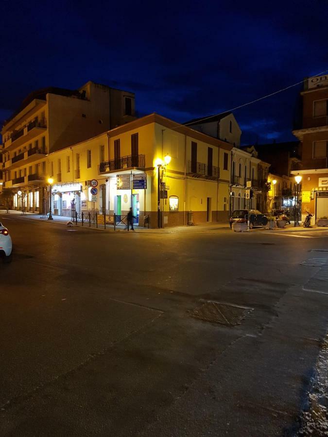 Casa Vacanze La Pavoncella Iglesias Bagian luar foto