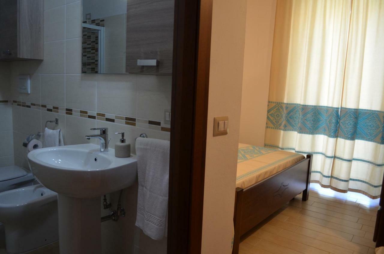 Casa Vacanze La Pavoncella Iglesias Bagian luar foto