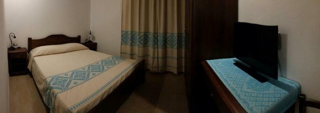 Casa Vacanze La Pavoncella Iglesias Bagian luar foto