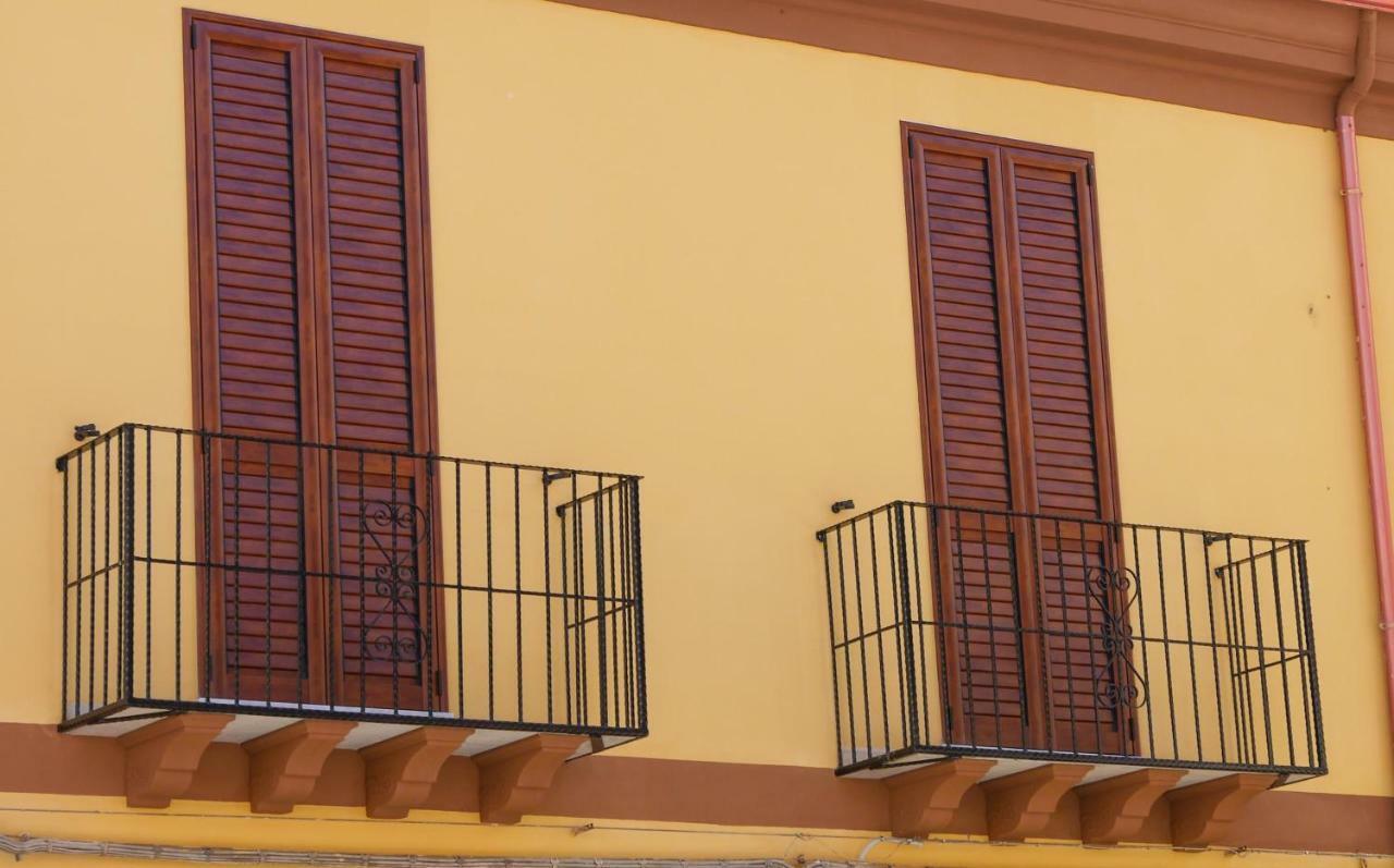 Casa Vacanze La Pavoncella Iglesias Bagian luar foto